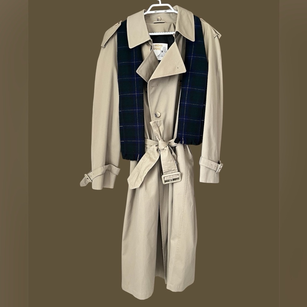🆕 (without tags) Belted Trench Coat, double breasted, London Towne, with scarf